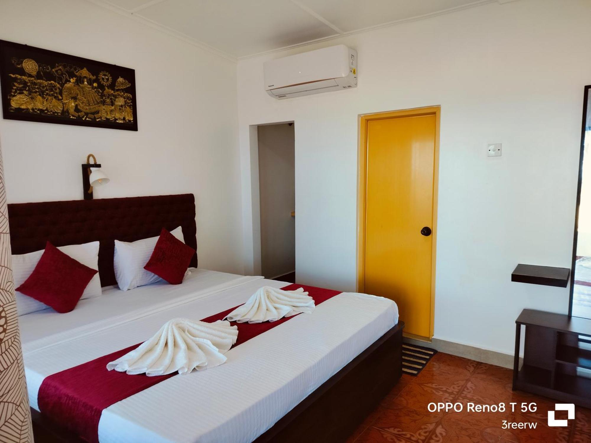 French Garden Pragash Beach Hotel Trincomalee Exterior foto
